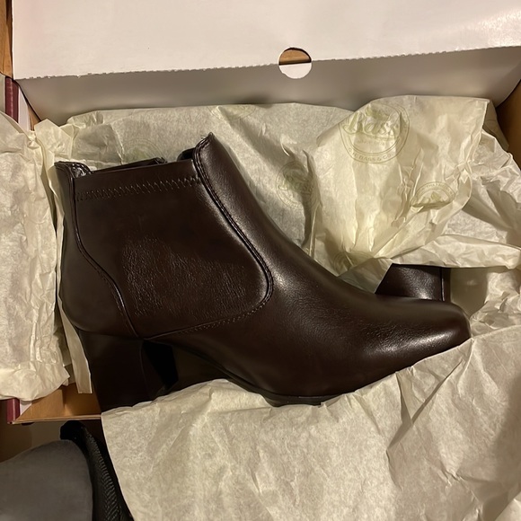 BASS Dark brown ankle boots (unworn) - Picture 3 of 5